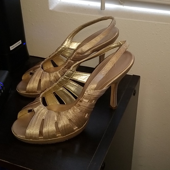 Heels - Picture 1 of 3